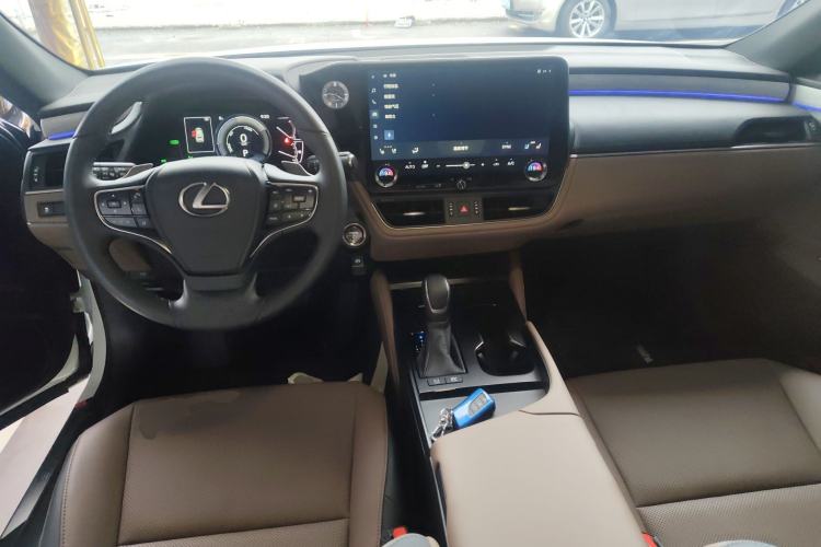 Used Lexus ES 2025 300h Deluxe Edition