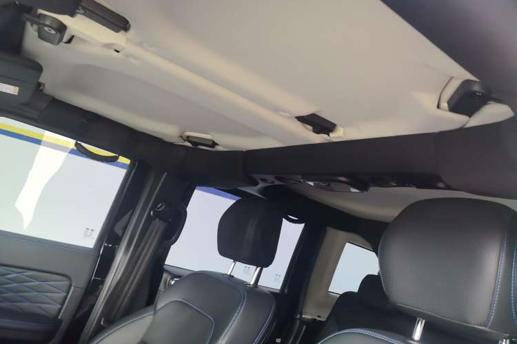 Used Beijing Auto BJ40 2020 2.0T Automatic Four-Wheel Drive Urban Hunter Edition Chivalrous Type