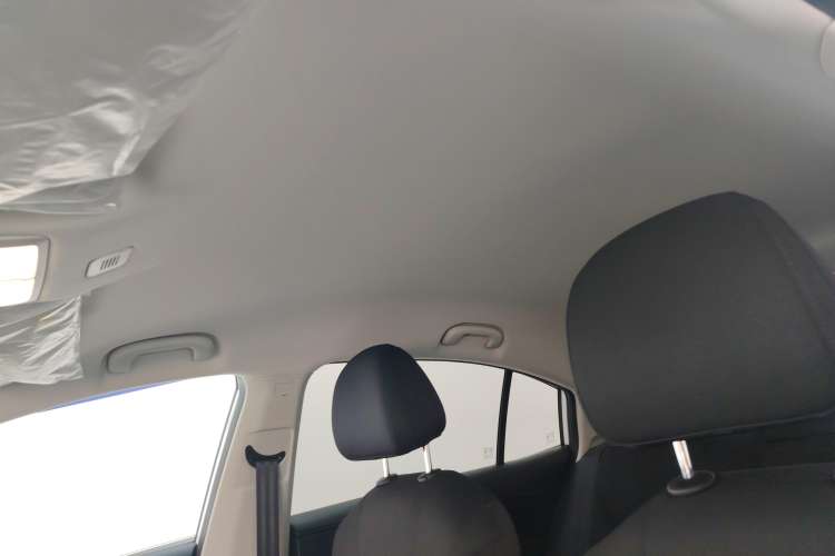 Used Roewe i5 2023 1.5L Manual Comfort Edition
