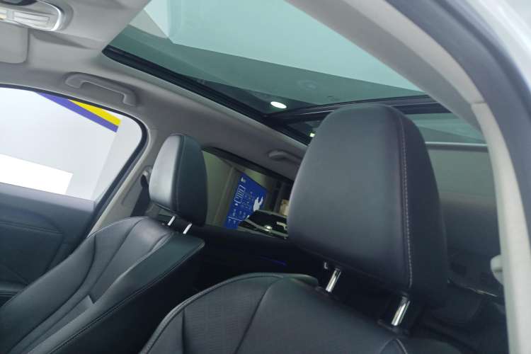 Used Wey VV6 2019 2.0T Two-Wheel-Drive Flagship Version China VI Standard
