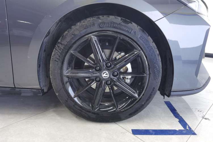 Used Changan UNI-V 2023 1.5T Premium Model
