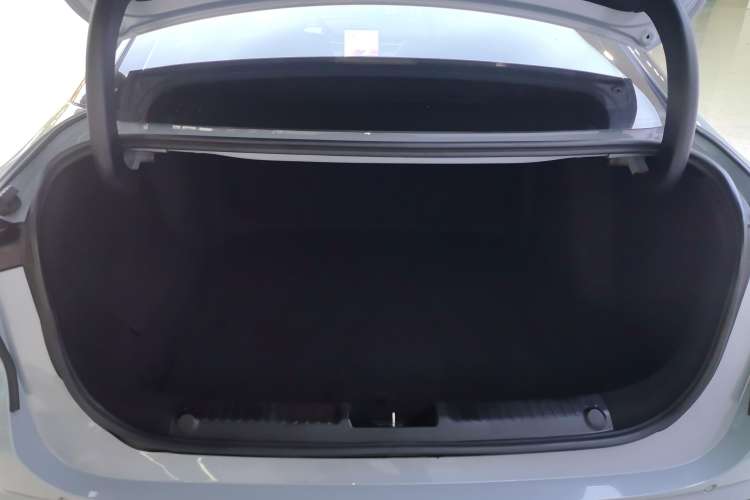 Used  L6 2023 125km PLUS
