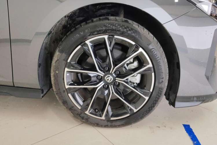 Used Changan UNI-V iDD 2024 Blue Whale Smart Electric iDD 136km Luxury Model
