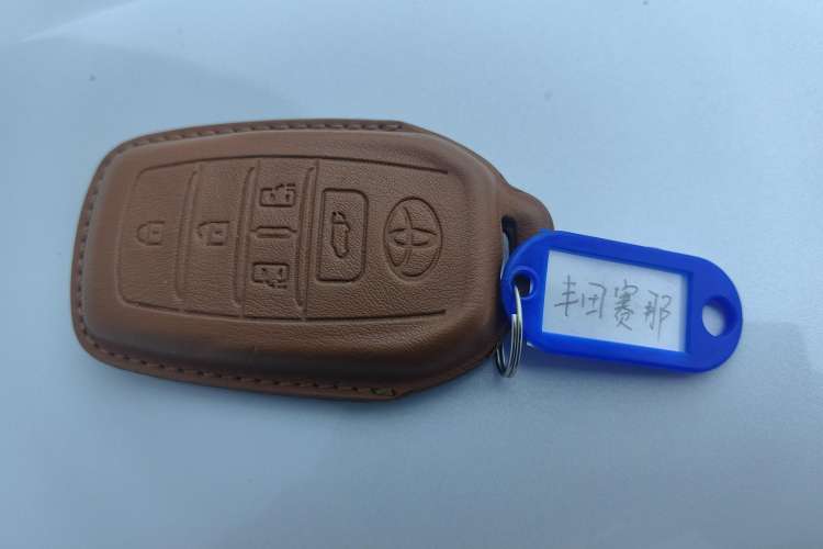 Used Toyota Sienna 2021 2.5L Hybrid Premium Edition
