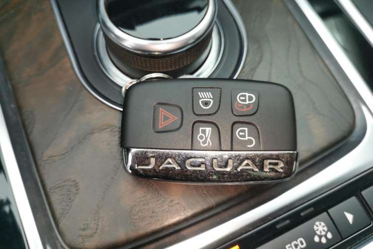 Used Jaguar XFL 2018 XFL 2.0T 250 PS Luxury Edition
