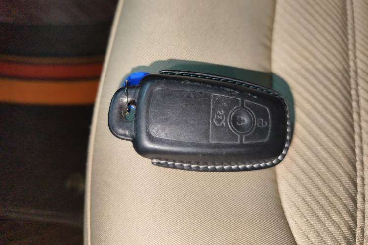 Used Ford Edge 2018 EcoBoost 245 Two-Wheel-Drive Titanium 5-Seater China VI Standard
