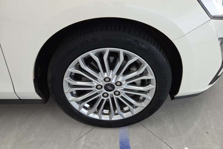 Used Ford Focus 2019 Sedan EcoBoost 180 Automatic Titanium Edition