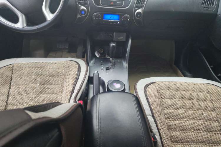 Used Hyundai ix35 2013 2.0L Automatic Two-Wheel Drive Smart GLS China IV Standard
