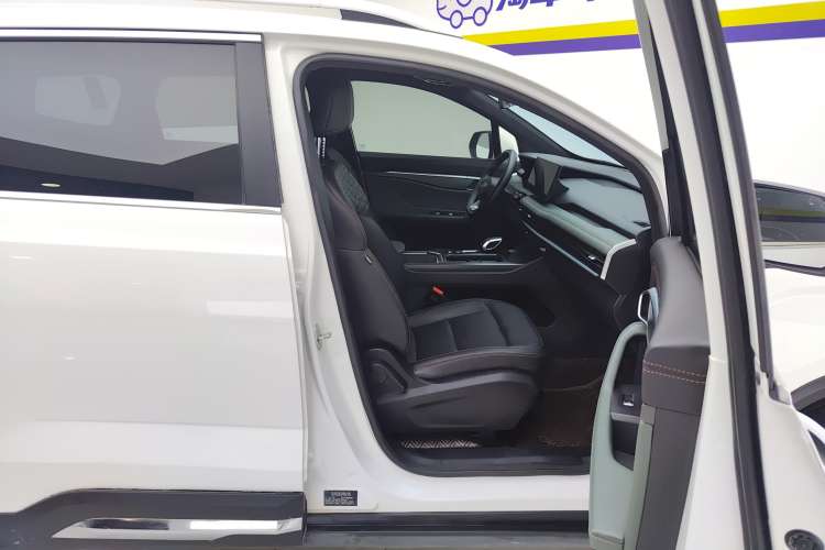 Used Geely Auto Haoyue L 2023 2.0T DCT Prestige Edition
