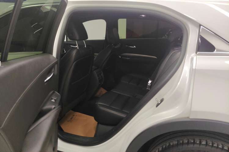 Used Cadillac XT4 2020 28T Two-Wheel-Drive Leading Version
