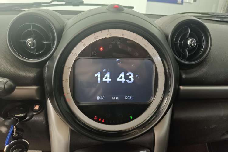 Used  Countryman 2014 1.6L ONE
