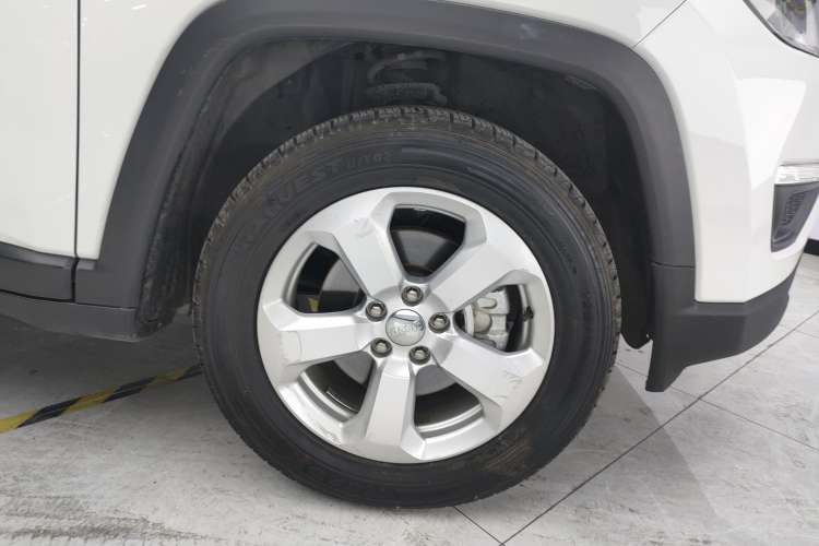 Used  Compass 2020 220T Automatic Leading Edition
