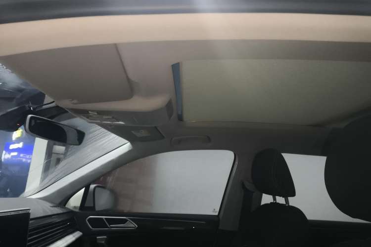 Used Volkswagen Tiguan L 2022 330TSI Automatic Two-Wheel Drive R-Line Enhanced Edition
