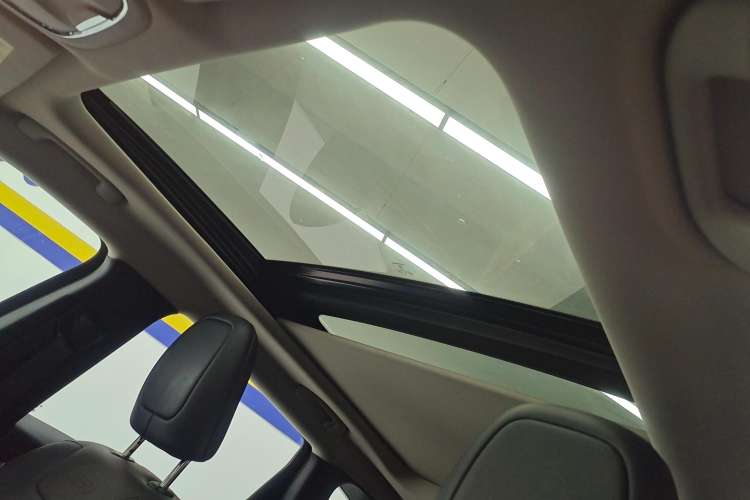 Used  Cherokee 2020 2.0L Two-Wheel Drive Classic Sports Edition
