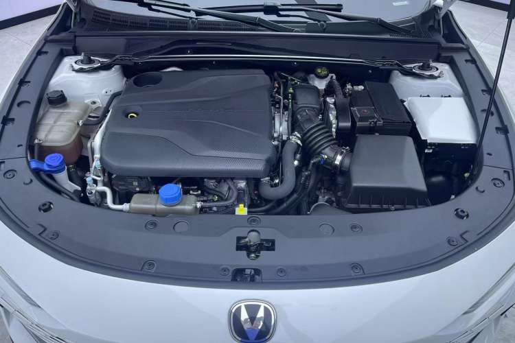 Used Changan UNI-V 2023 1.5T Prestige Model
