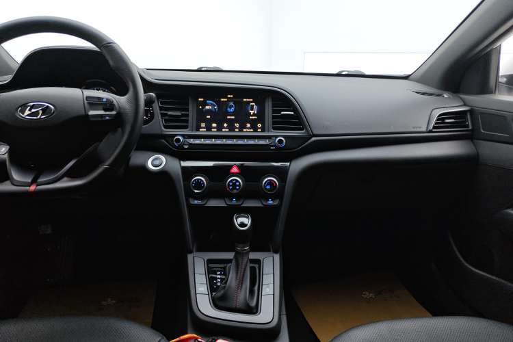 Used Hyundai Elantra 2019 1.4T Dual-Clutch Xuan Dong · Dynamic Model
