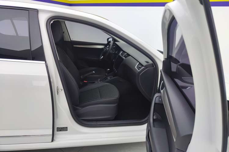 Used Skoda Octavia 2019 1.5L Automatic Smart Drive Luxury Edition China VI Standard
