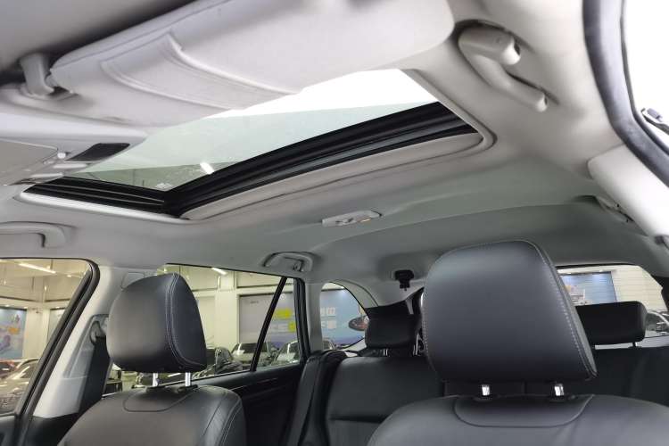 Used Subaru Outback 2017 2.5i Sport Navigation Edition with EyeSight
