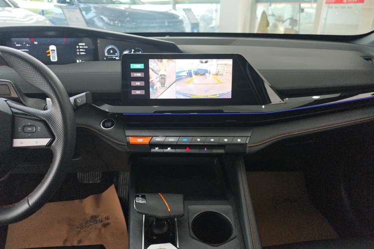 Used Changan UNI-V 2023 1.5T Prestige Model
