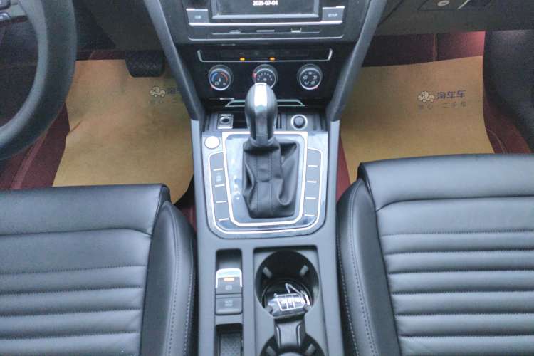 Used Volkswagen Magotan 2019 330TSI DSG Leading Model China VI Standard
