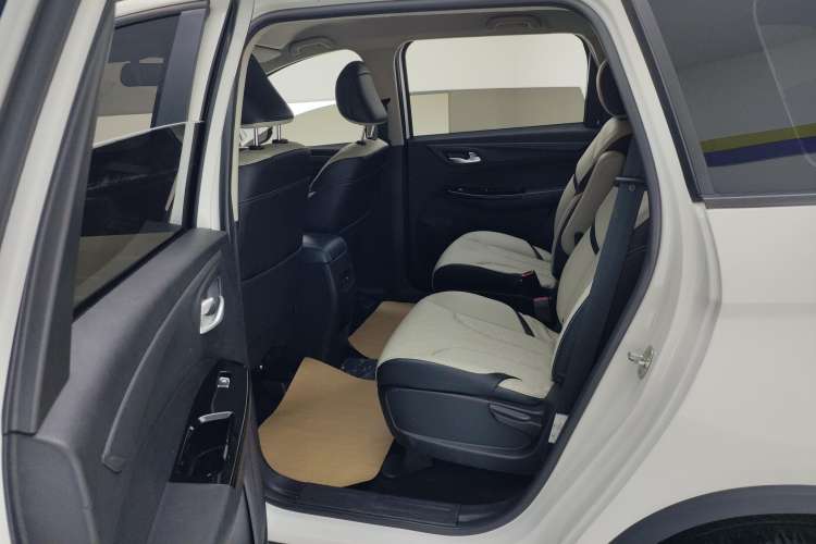 Used Baojun 730 2021 1.5T CVT Fashion Version 7 Seats
