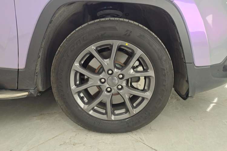 Used  Cherokee 2020 2.0L Two-Wheel Drive Classic Sports Edition
