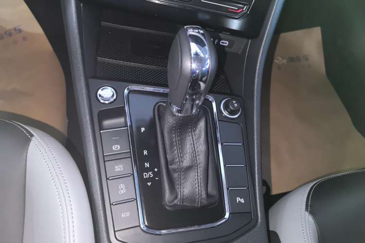 Used Volkswagen Bora 2023 300TSI DSG Prestige Edition
