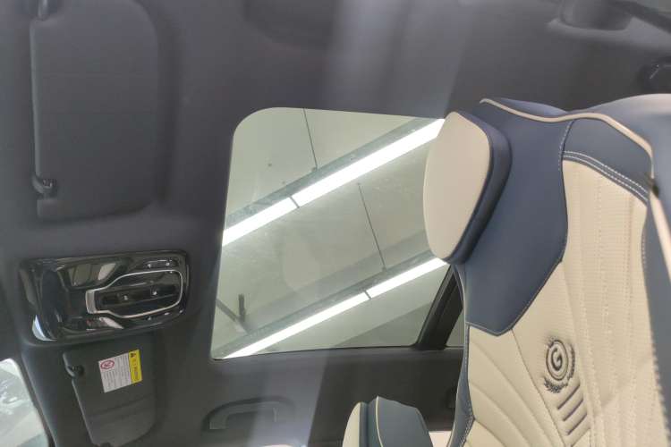 Used Roewe RX5 2023 1.5T Luxury Sliding-Screen Version
