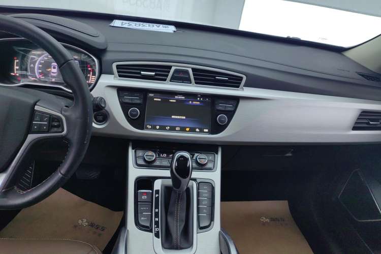 Used Geely Auto Emgrand X7 Sport 2016 1.8TD Automatic ZhiZun Version
