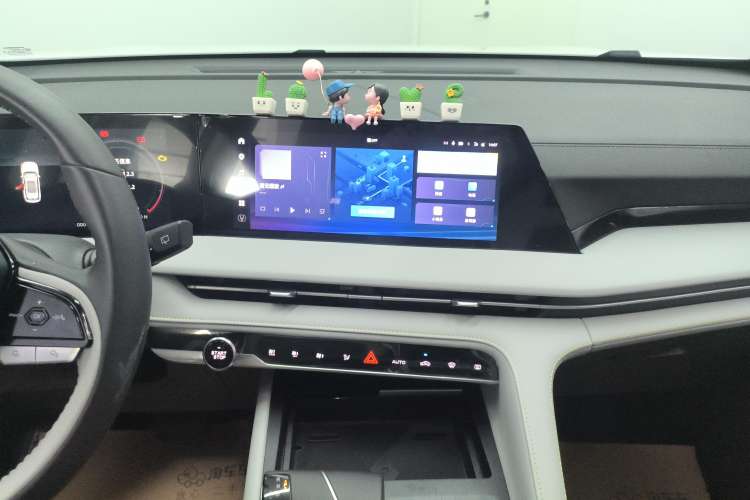 Used Changan CS75 PLUS 2023 3rd Generation 1.5T Automatic Prestige Model
