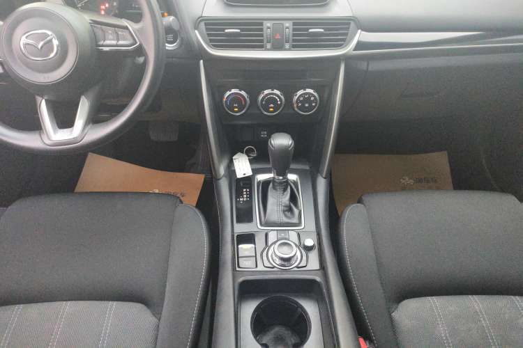 Used Mazda CX-4 2018 2.0L Automatic Two-Wheel Drive Blue Sky Dynamic Version China V Standard
