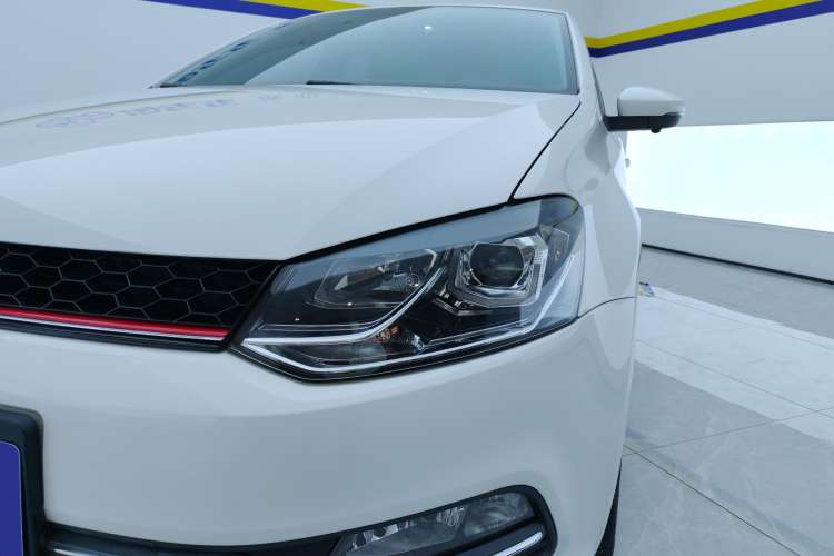 Used Volkswagen Polo 2016 1.6L Automatic Comfort Model
