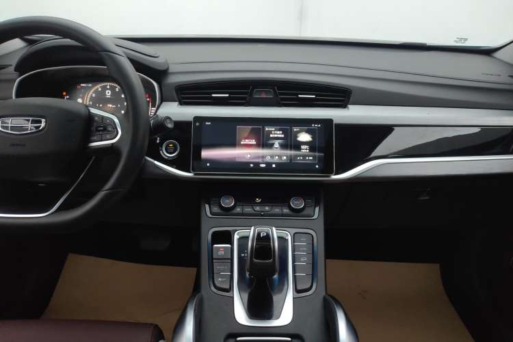 Used Geely Auto Emgrand X7 Sport 2022 1.8TD DCT Zhiya Trim
