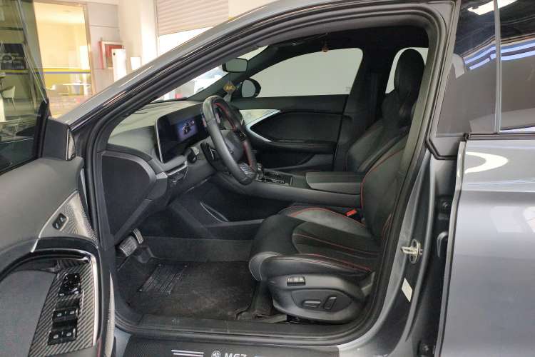 Used MG 7 2023 2.0T Automatic Trophy+ Ignition Glory Edition
