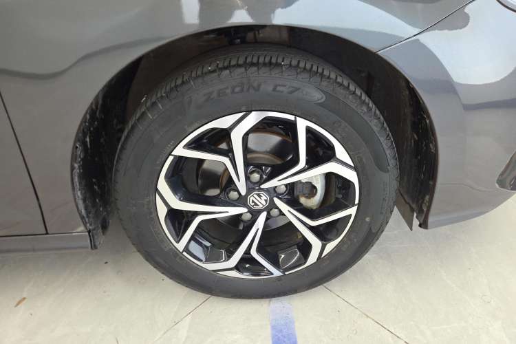 Used MG 5 2021 180 DVVT CVT Youth Luxury Edition
