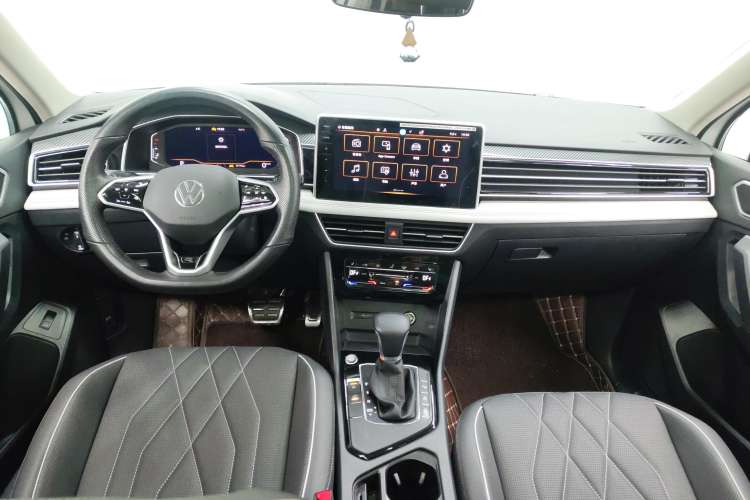 Used Volkswagen Tiguan L 2023 330TSI Automatic Two-Wheel Drive R-Line Enjoyment Edition
