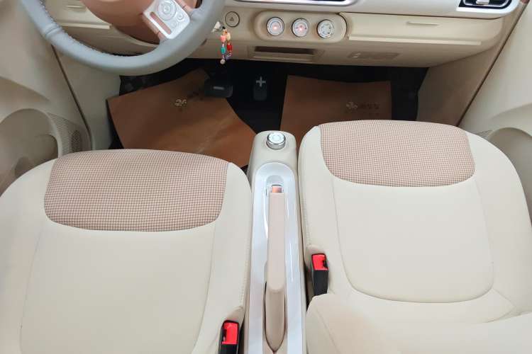 Used Wuling Hongguang MINIEV 2024 3rd Generation 215km Advanced Version
