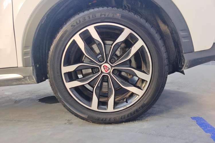 Used Roewe RX5 2016 20T Two-Wheel Drive Automatic Internet Smart Edition
