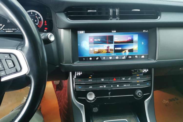 Used Jaguar XFL 2018 XFL 2.0T 250 PS Luxury Edition
