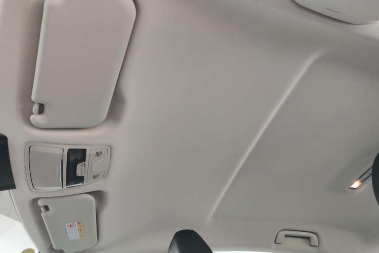 Used Hongqi E-QM5 2023 Base Travel Edition
