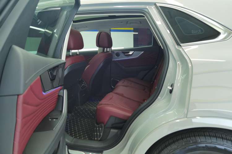 Used Hongqi HS5 2023 2.0T Qixiang Pro Edition
