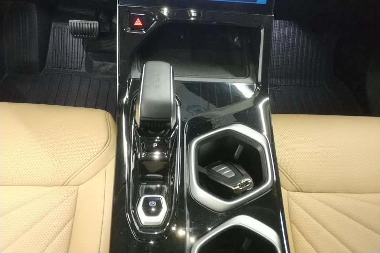 Used Geely Auto FX11 2023 1.5TD DCT Prestige Edition
