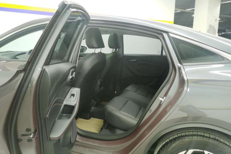 Used MG 5 2023 180 DVVT CVT Fashion Edition
