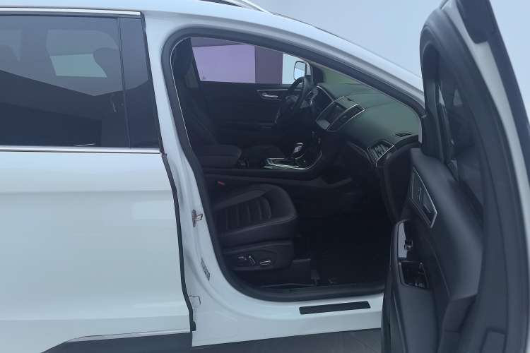 Used Ford Edge 2018 EcoBoost 245 Two-Wheel-Drive Titanium 7-Seater China V Standard
