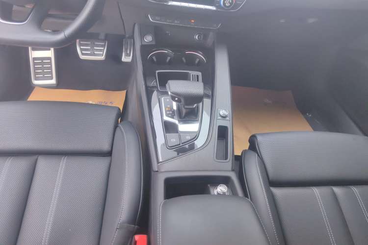 Used Audi A4L 2024 40 TFSI Luxury Dynamic Edition
