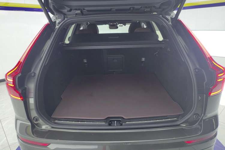 Used Volvo XC60 2022 B5 4x4 Smart Luxury Edition
