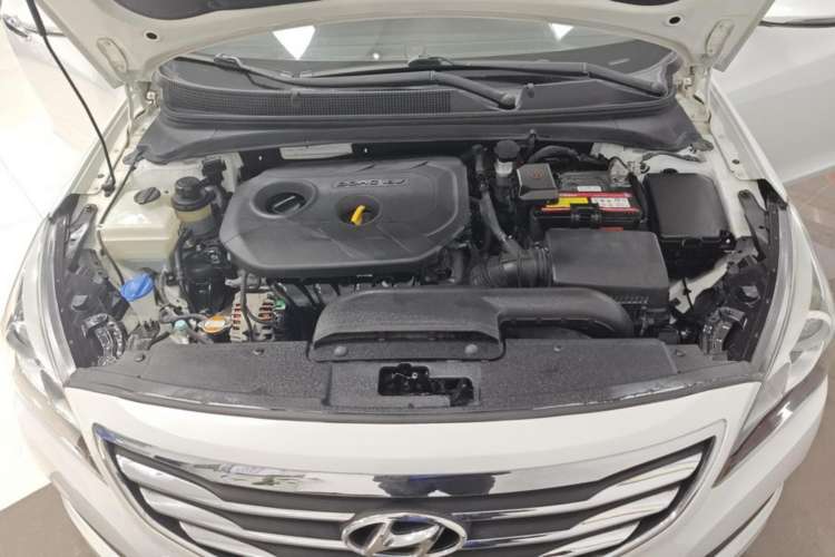 Used Hyundai Mistra 2014 1.8L Automatic Smart GLS
