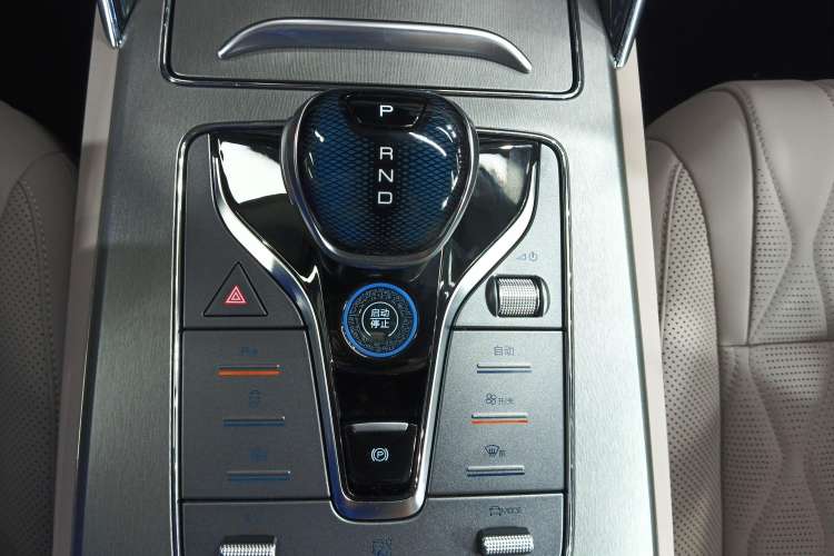 Used BYD Tang New Energy 2024 DM-i Glory Edition 112KM Prestige Model
