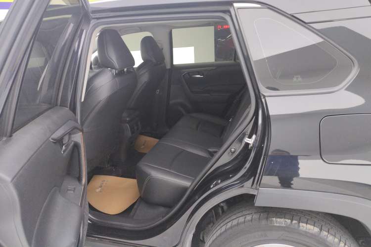 Used Toyota Wildlander 2020 2.0L CVT 4x4 Luxury Edition