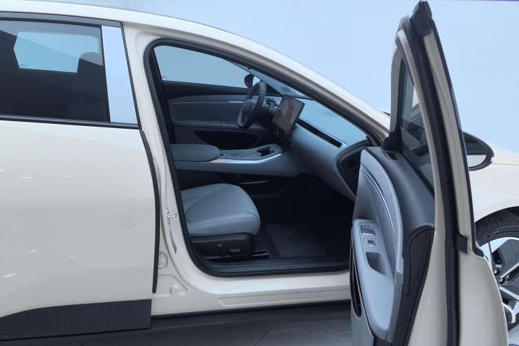 Used XPeng MONA M03 2024 620 with Ultra-Long Range
